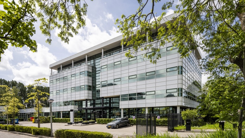 Foto 1 van Burgemeester Stramanweg 102-108 in Amsterdam