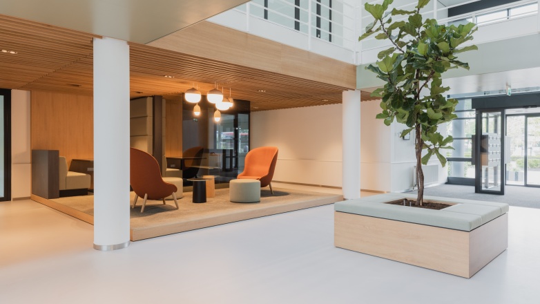 Foto 2 van Burgemeester Stramanweg 102-108 in Amsterdam