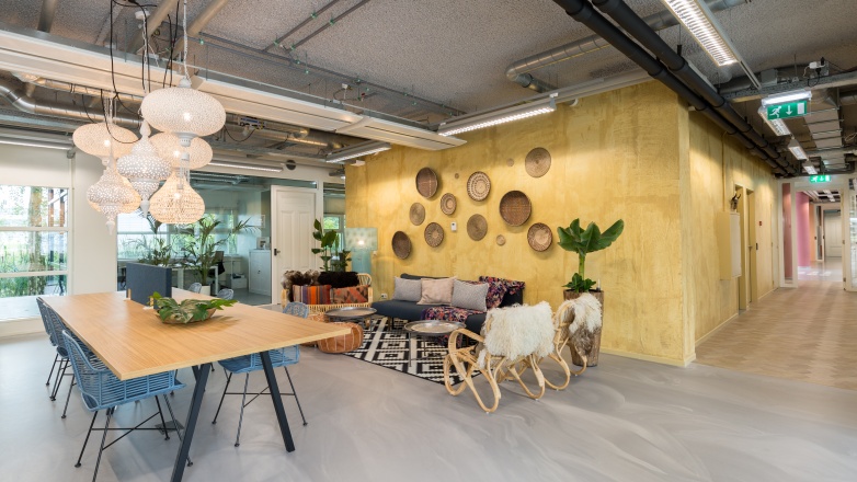 Foto 3 van Burgemeester Stramanweg 102-108 in Amsterdam