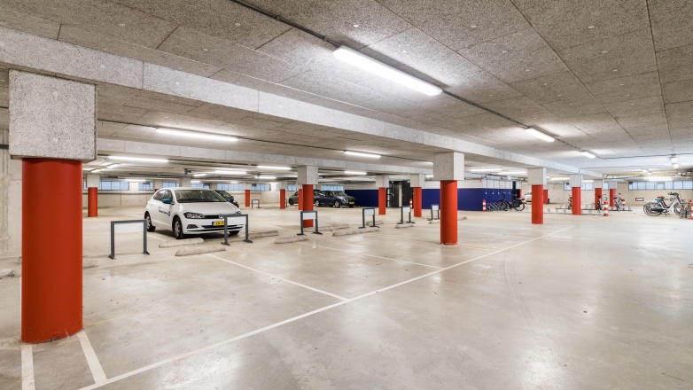 Parking garage