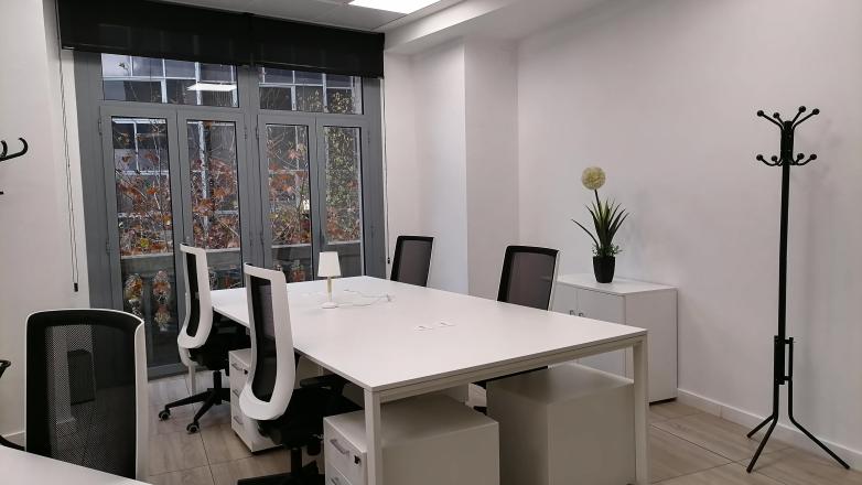 Private office five workstations