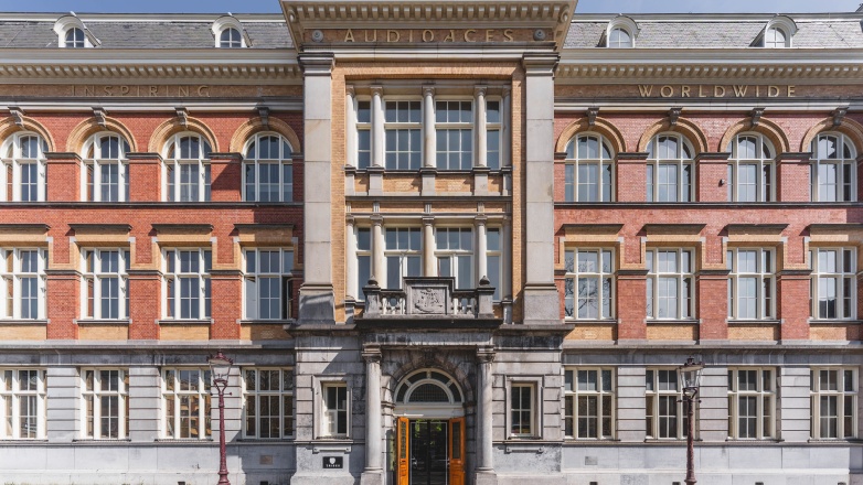 Foto 1 van Raamplein 1 in Amsterdam