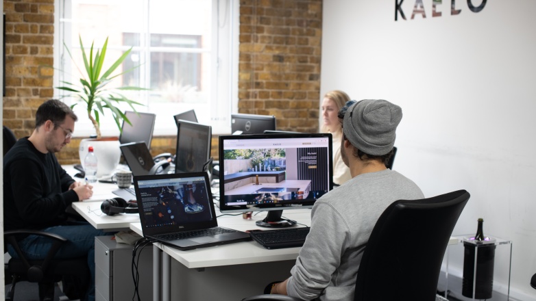 Foto 6 di 10 White's Row ad Londra