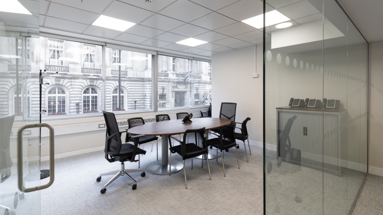 Foto 4 di 22 St James Square ad Londra