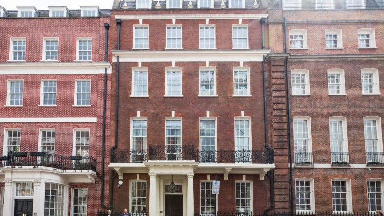 Foto 1 van 49 Grosvenor Street in Londen