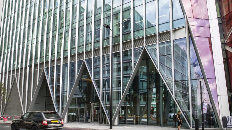 Foto 1 di 11 Bressenden Place  ad Londra