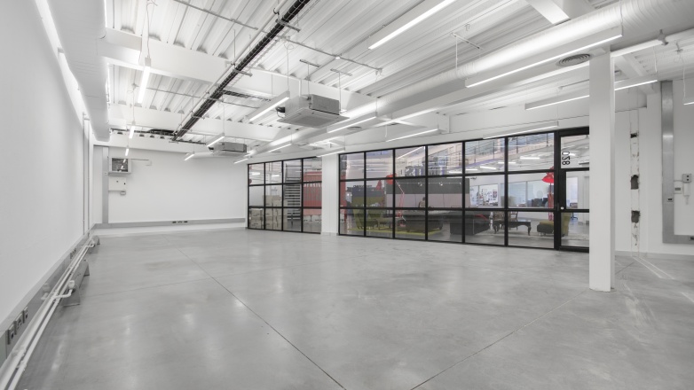 Foto 5 van 242 Acklam Road in Londen