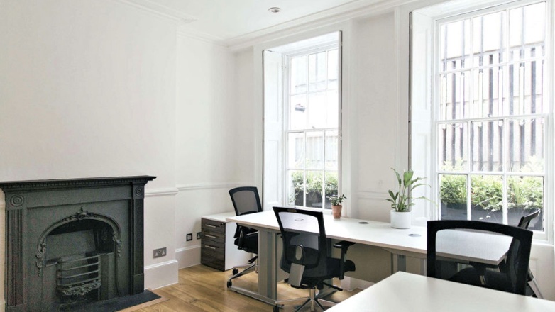 Foto 2 di 6-8 Ganton Street ad Londra