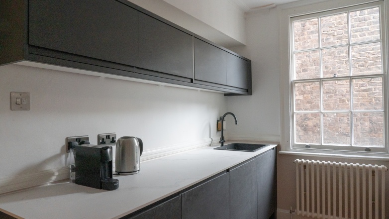 Foto 6 di 6-8 Ganton Street ad Londra