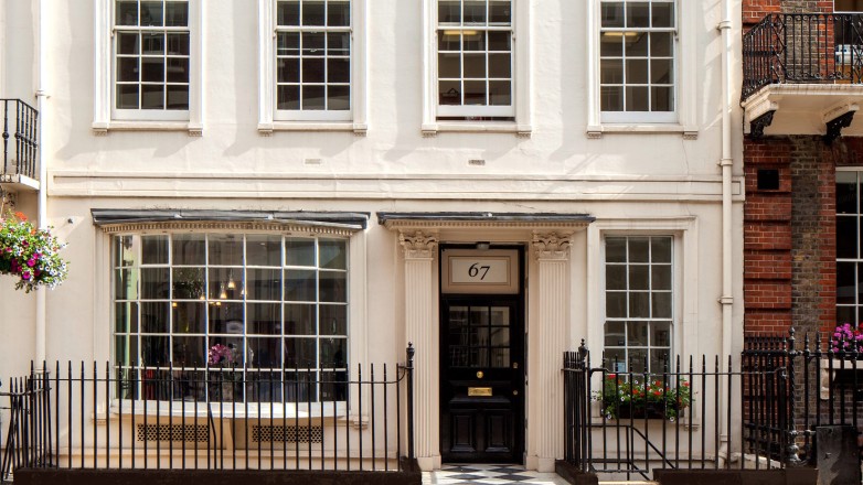 Foto 1 van 67 Grosvenor Street in Londen