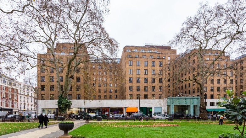 Photo 1 de Berkeley Square à Londres