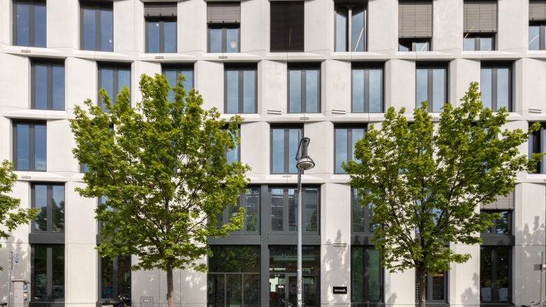 Foto 1 di Dircksenstraße 3 ad Berlino