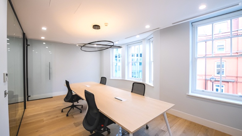 Foto 2 van 115 Park Street in Londen