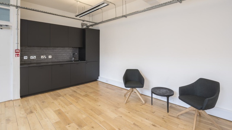 Foto 6 di 6-18 Emerald Street ad Londra