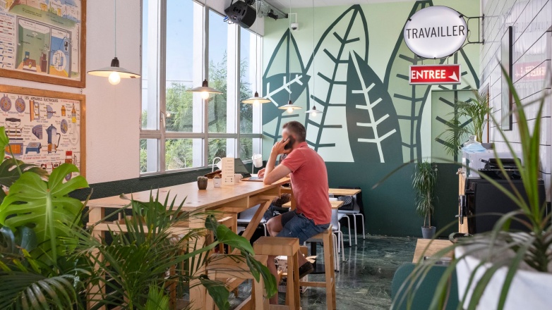 Foto 2 di Route des Jeunes 105A ad Ginevra