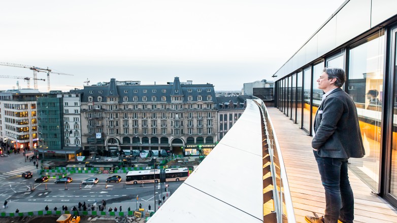 balcony overlooking Place de la Gare