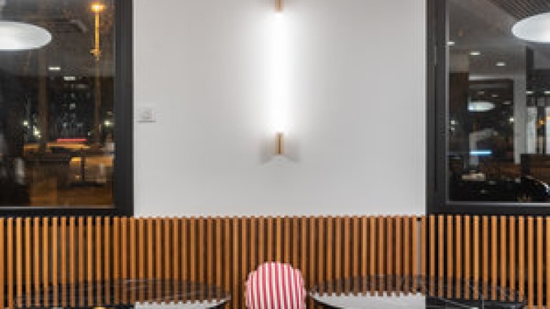 16 Cours Albert 1 er - 75008 Paris, tables