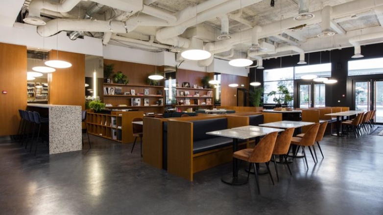 28 Cours Albert 1 er - 75008 Paris, bureau