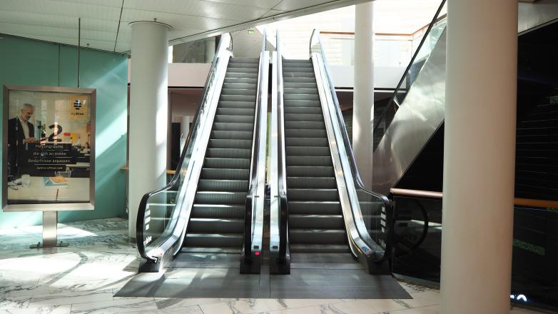 escalators 