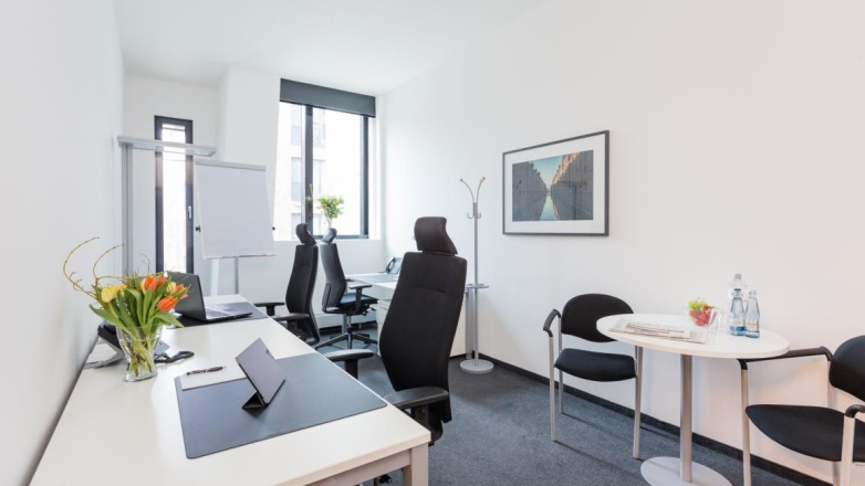 Foto 8 der Überseeallee 1 in Hamburg