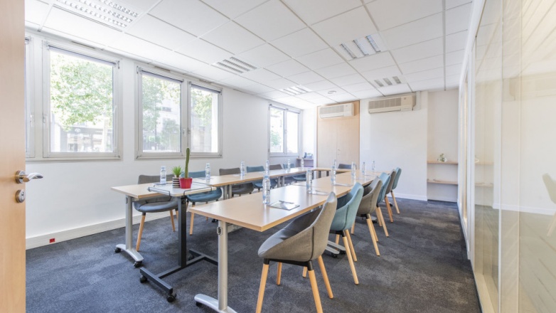 Meeting area 117 Avenue Victor Hugo