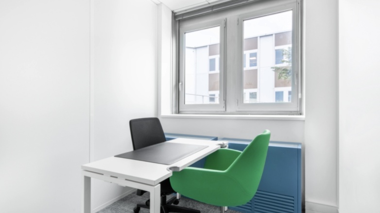 office 12-14 Rond-Point des Champs-Élysées