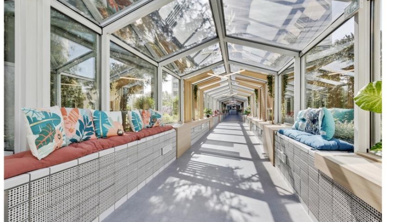 relaxation area transparent ceiling 
