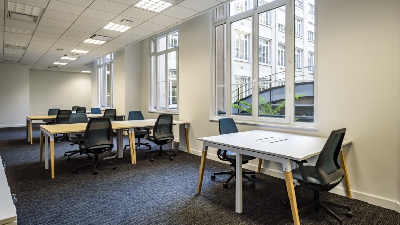 Photo 18 of 15-17 Rue Traversière in Paris