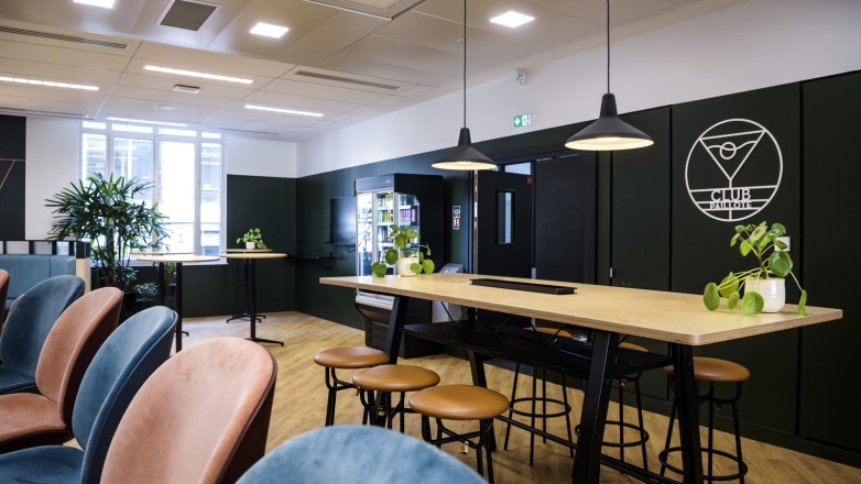 Photo 16 of 15-17 Rue Traversière in Paris