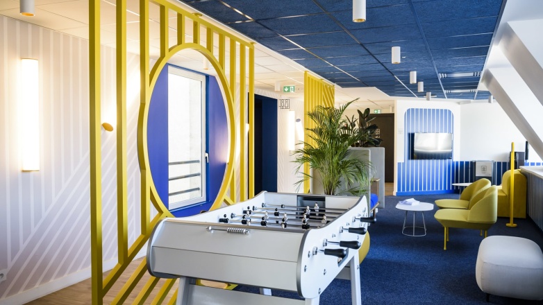 Photo 15 of 15-17 Rue Traversière in Paris