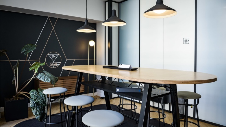 Photo 10 of 15-17 Rue Traversière in Paris