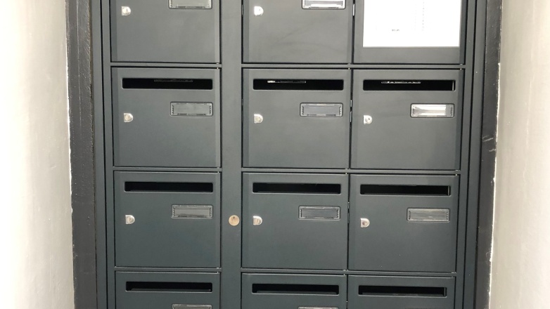 Mailbox 15 Rue de Sambre et Meuse