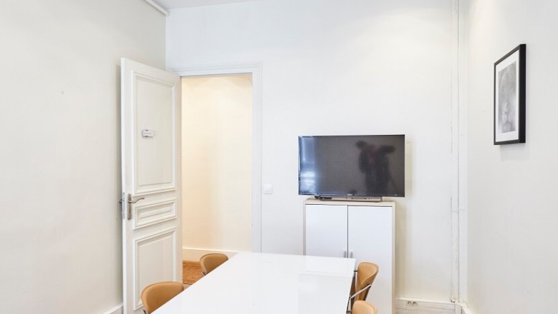 Meeting room 26 rue Marbeuf