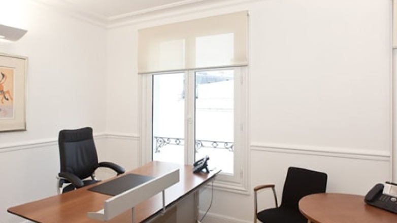 Photo 3 of 27-29 Rue Bassano in Paris