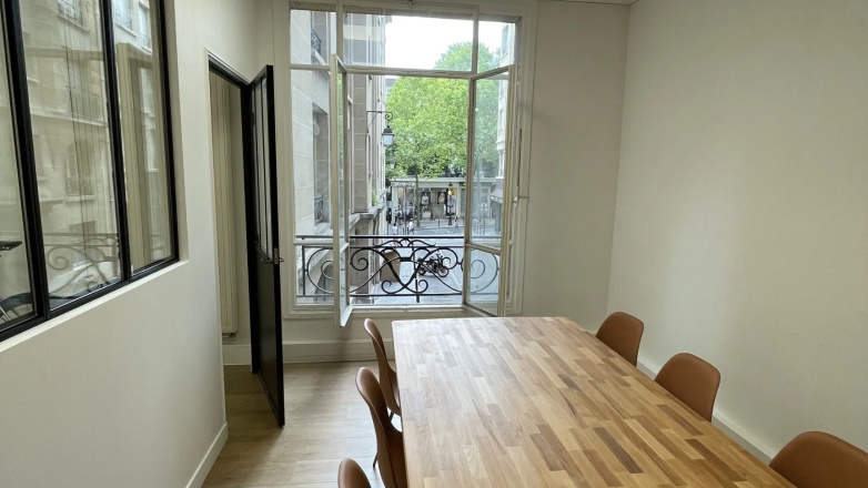 Office space 2 Square Trudaine