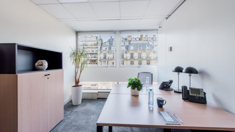 Private office 42 Avenue Montaigne
