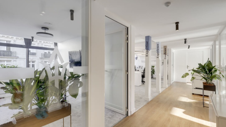 Entryway 58 Rue de Prony