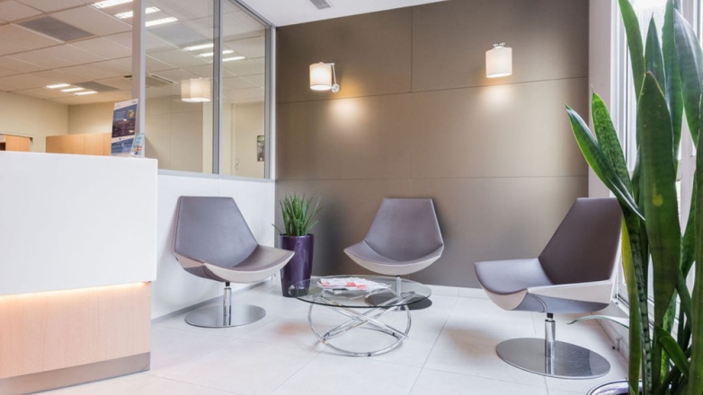 Open area 60 Avenue Charles de Gaulle