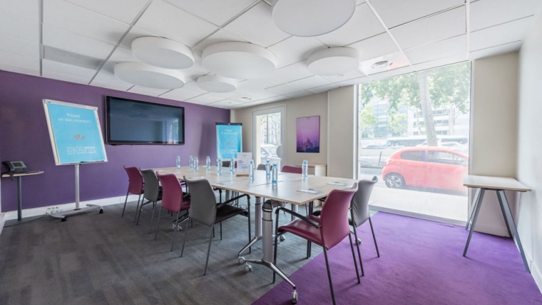 Work space 60 Avenue Charles de Gaulle