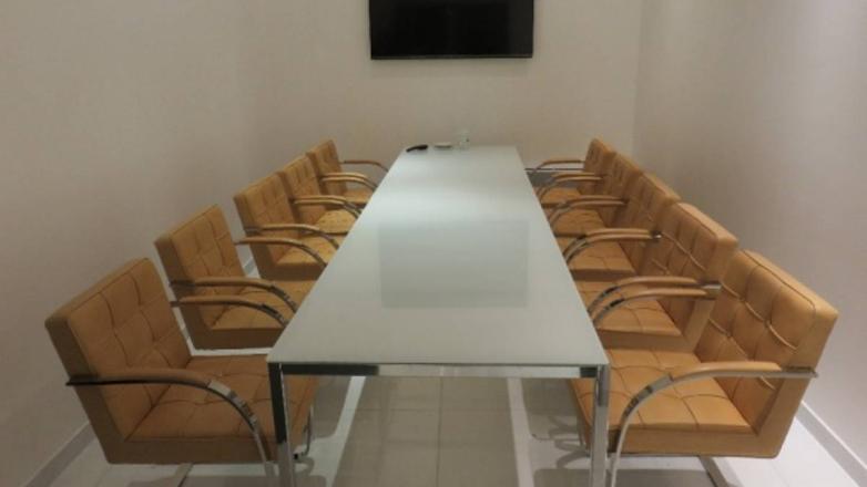 Meeting room 8 rue de Nice 