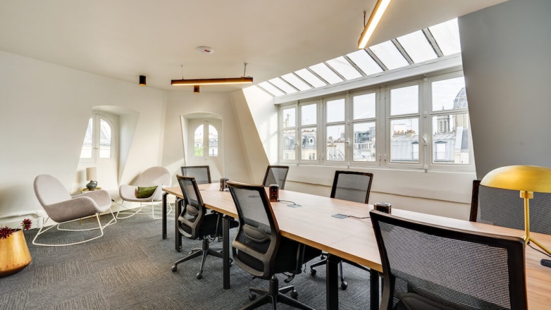 Office area 93 boulevard Haussmann