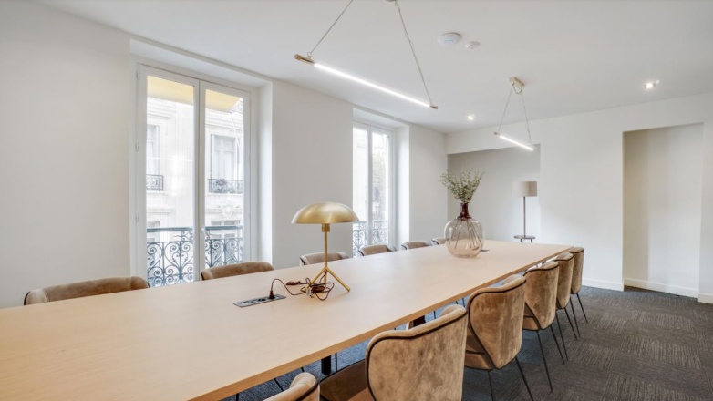 Large meeting room 93 boulevard Haussmann