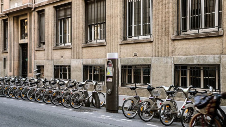 Photo 4 of 15-17 Rue Traversière in Paris