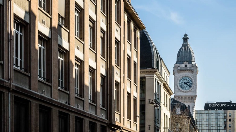 Photo 3 of 15-17 Rue Traversière in Paris