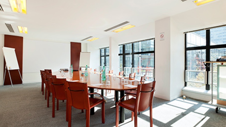 Photo 2 of 4 Place de la Défense in Puteaux