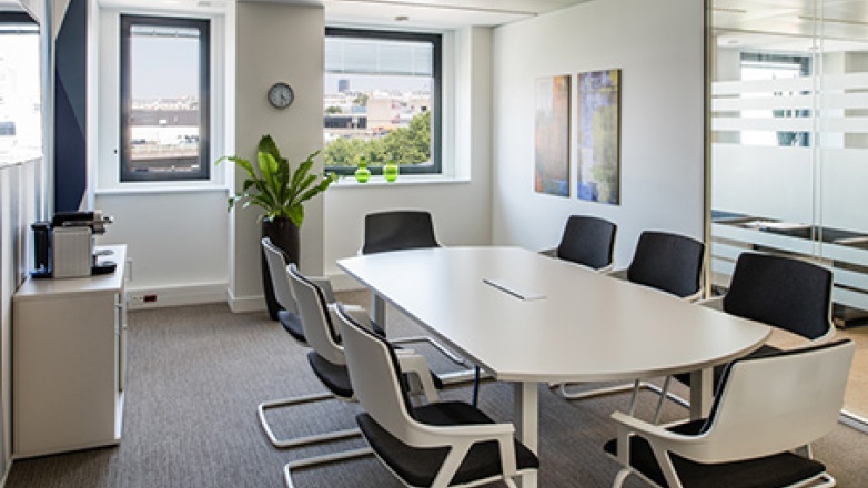 Photo 3 of 6-8 Rue du 4 septembre in Issy-les-Moulineaux