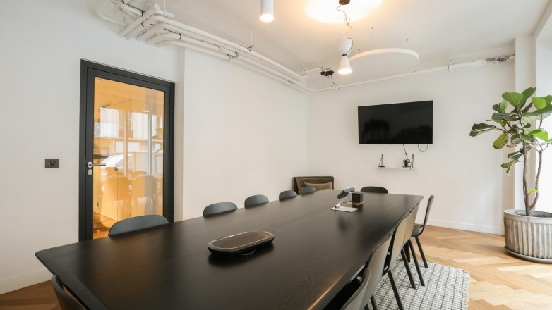 Photo 7 of 86-90 Rue Notre Dame de Nazareth in Paris