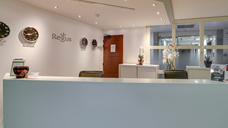 Photo 2 of 9-11 Allée de l'Arche in Courbevoie