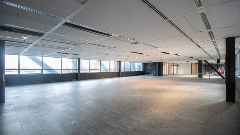 large conventional space with lots of windows Bos en Lommerplein