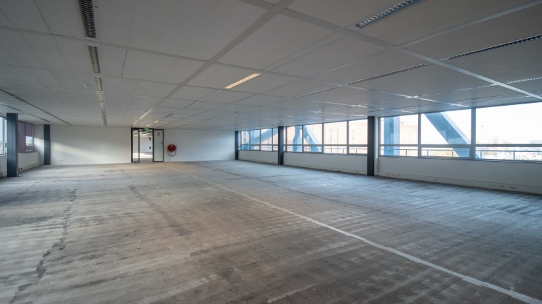 large conventional office space Bos en Lommerplein